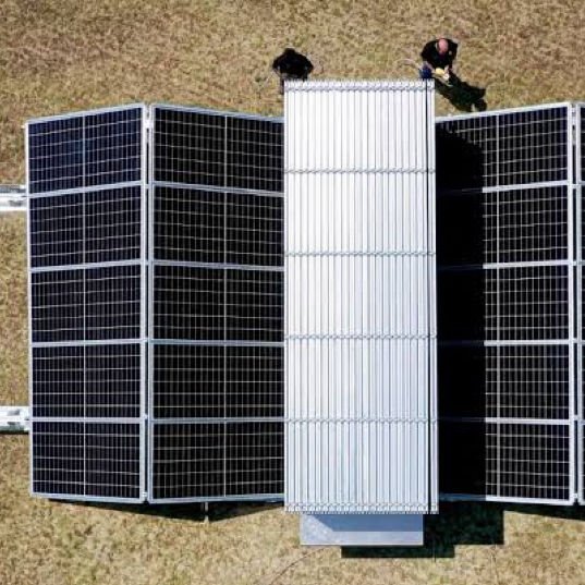 Beyond Traditional Panels: The Engineering Behind Our Mobile, Containerized Solar Solution?